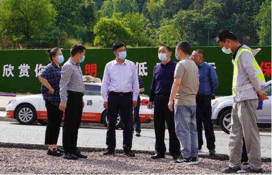 六安市公路管理處黨委書(shū)記、主任楊廣來(lái)一行蒞臨指導(dǎo)我司項(xiàng)目